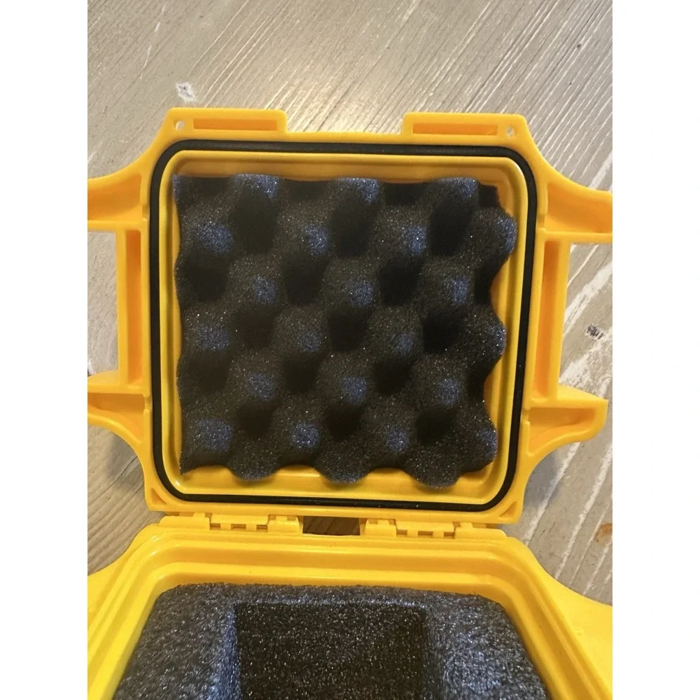 Invicta (1) Single Slot Impact Resistant Yellow Collector Diver Case Watch Box